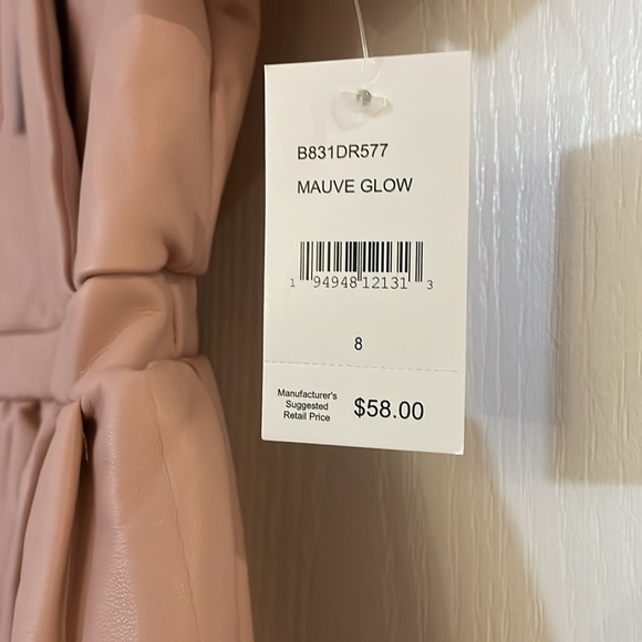 Mauve Glow Pleated Cap-Sleeve Surplice Dress - Picture 4 of 12